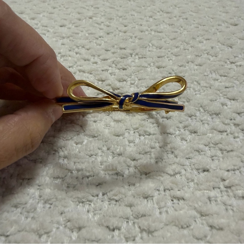 Kate Spade Bow Blue Gold Toned Hinged Bangle Bracelet - Picture 7 of 7